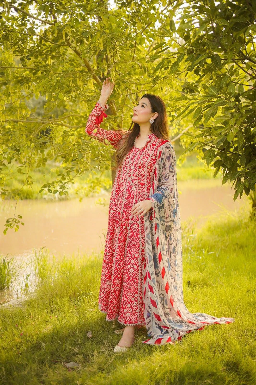 Printed Lawn 3-Piece Stitched Suit with Embroidered Lace & Chiffon Dupatta | Ready To Wear
